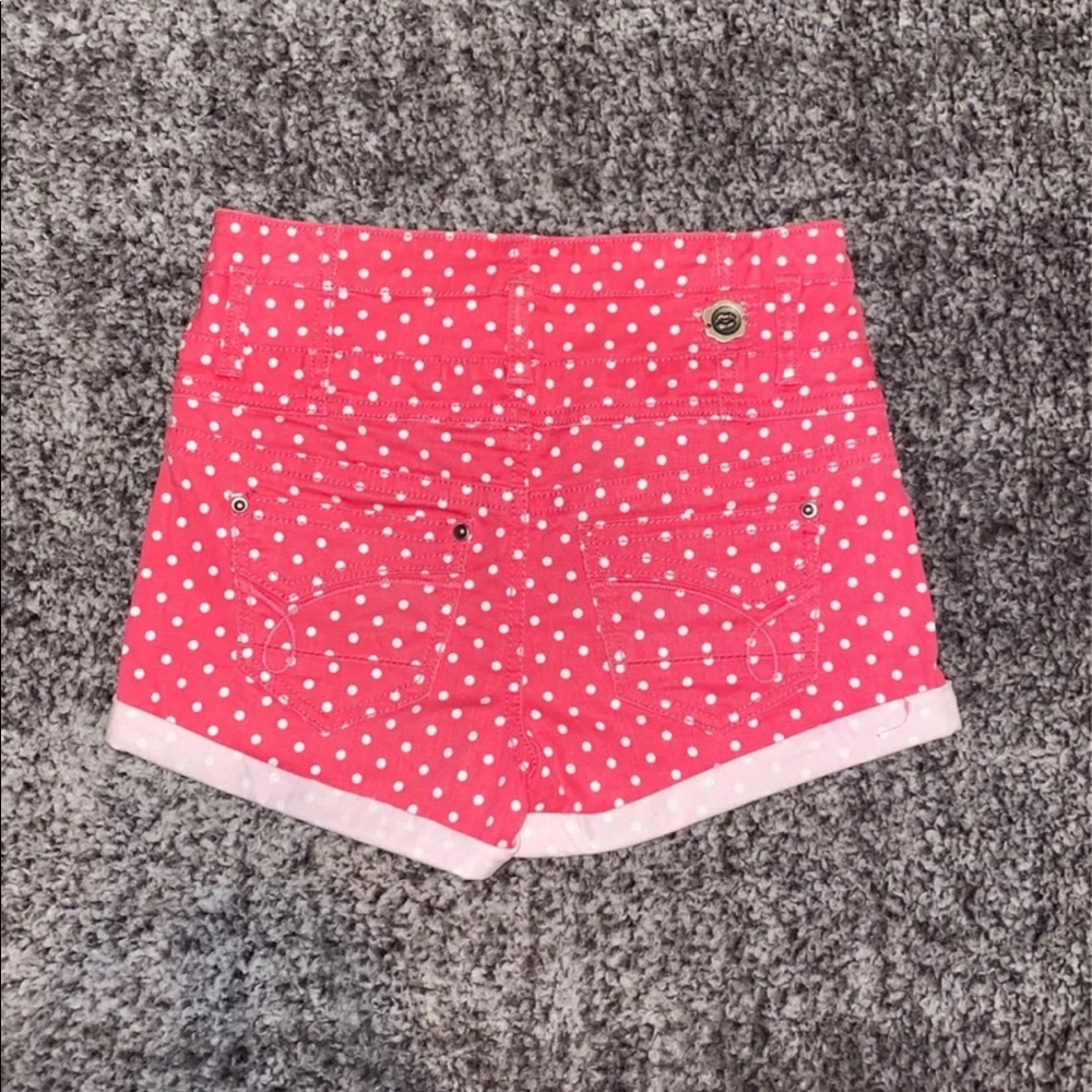 High-Waisted Shorts - Picture 2 of 4